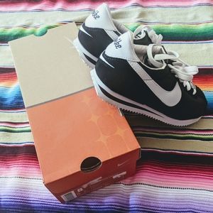 Vintage Black Nike Cortez Tennis Shoes Size 8.5